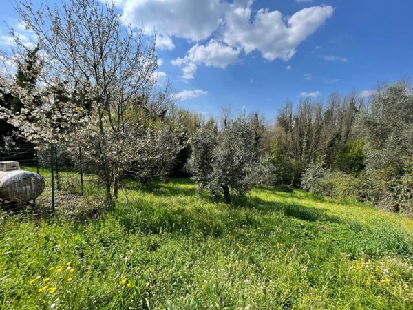 casa indipendente in vendita a Lamporecchio