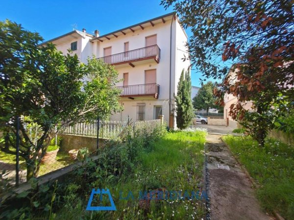 intera palazzina in vendita a Lamporecchio