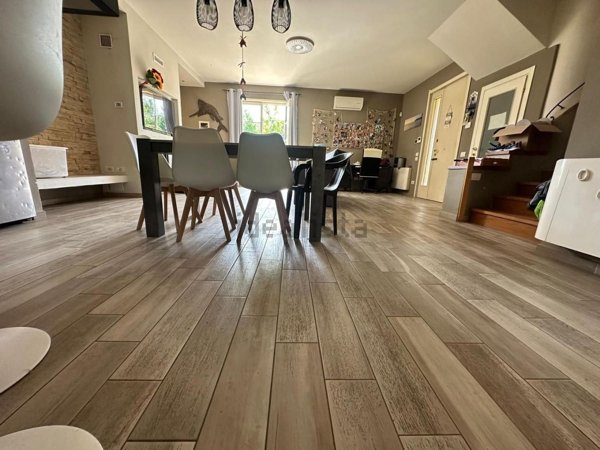 intera palazzina in vendita a Lamporecchio in zona Borgano
