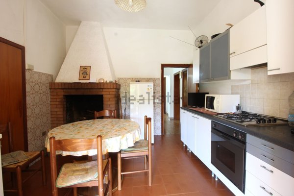 casa indipendente in vendita a Lamporecchio in zona Borgano