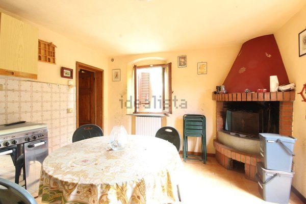 casa indipendente in vendita a Lamporecchio