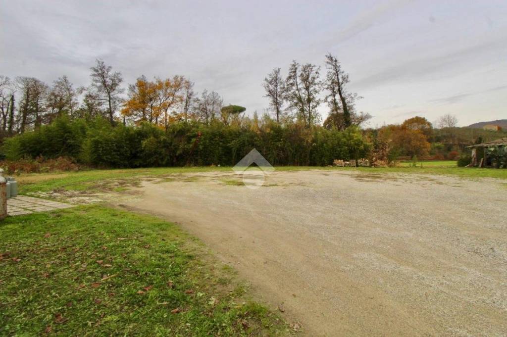terreno edificabile in vendita a Lamporecchio in zona Borgano