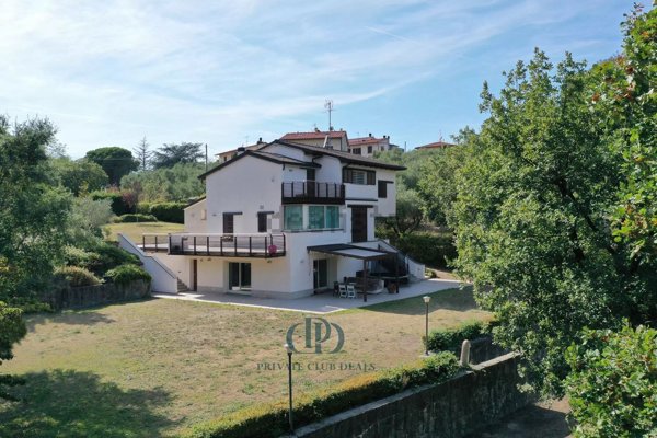 casa indipendente in vendita a Lamporecchio