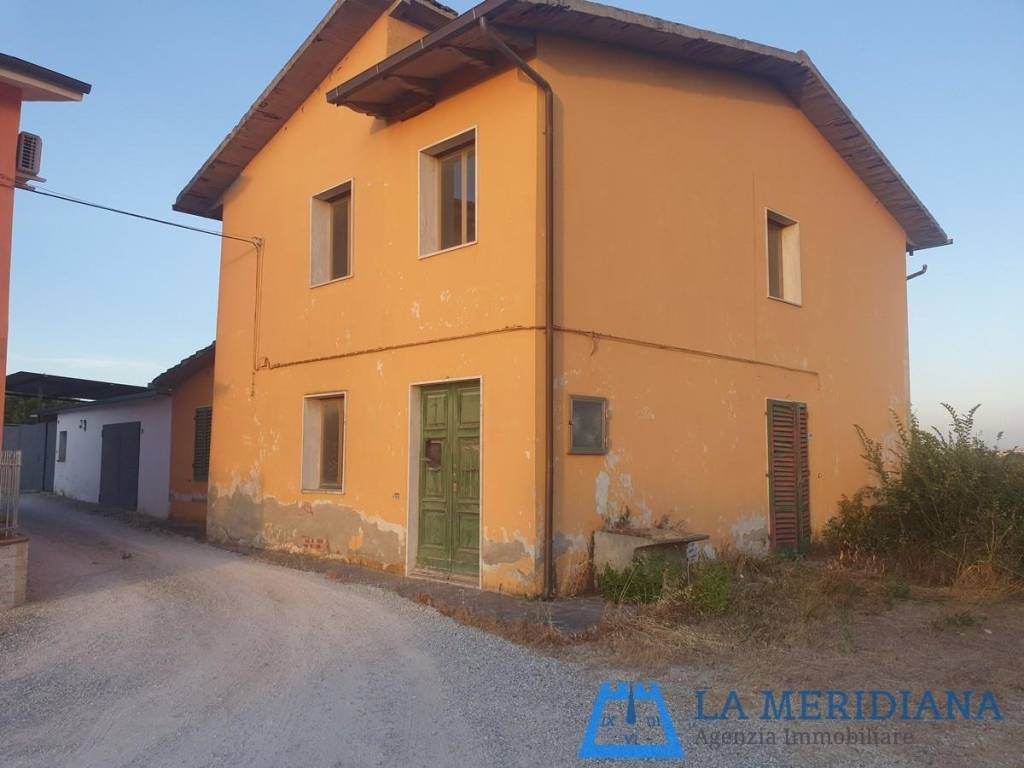 casa indipendente in vendita a Lamporecchio in zona Borgano
