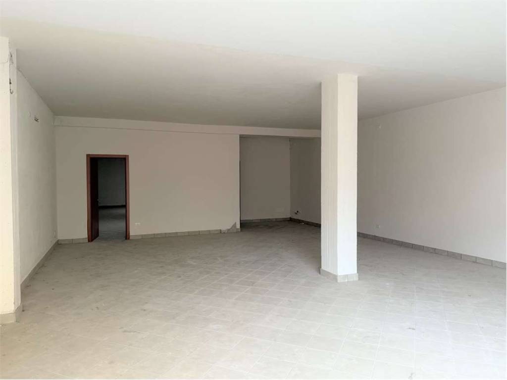 negozio in vendita a Lamporecchio in zona Borgano