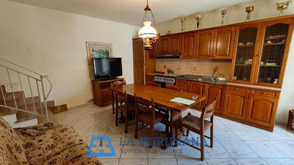 intera palazzina in vendita a Lamporecchio in zona Borgano