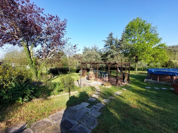 casa indipendente in vendita a Lamporecchio