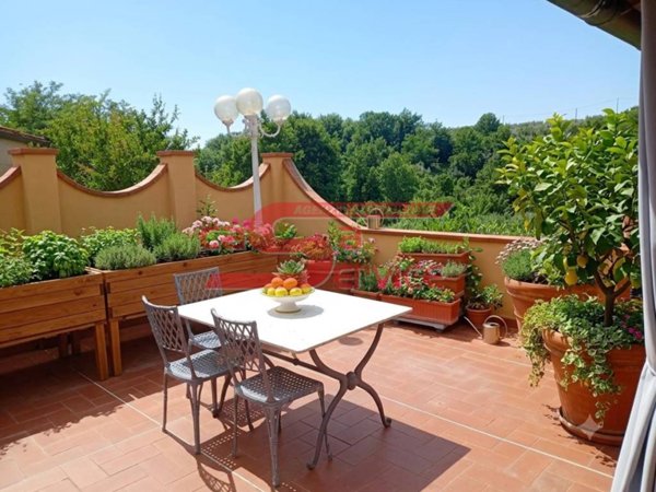casa indipendente in vendita a Lamporecchio in zona San Baronto