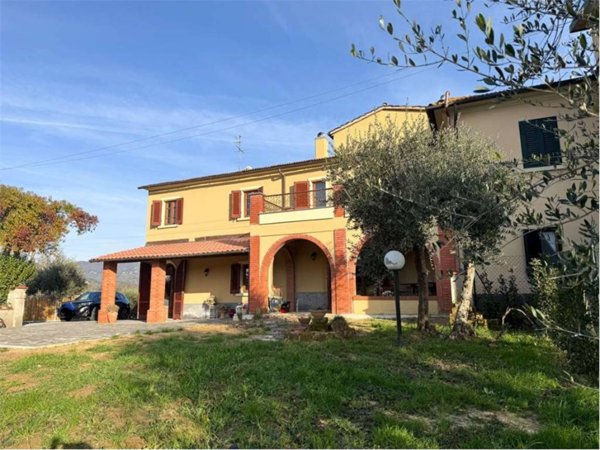 casa indipendente in vendita a Lamporecchio in zona Mastromarco