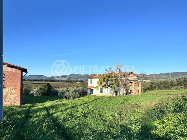 casale in vendita a Lamporecchio