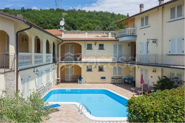 casa indipendente in vendita a Lamporecchio in zona San Baronto