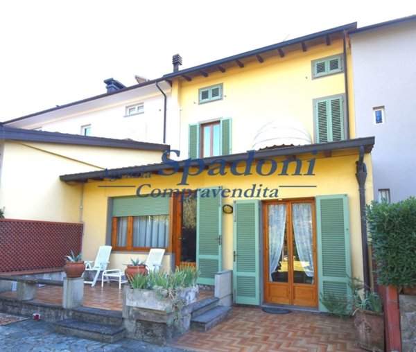 casa indipendente in vendita a Lamporecchio in zona Borgano
