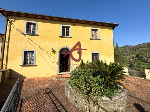 casa indipendente in vendita a Lamporecchio in zona Borgano