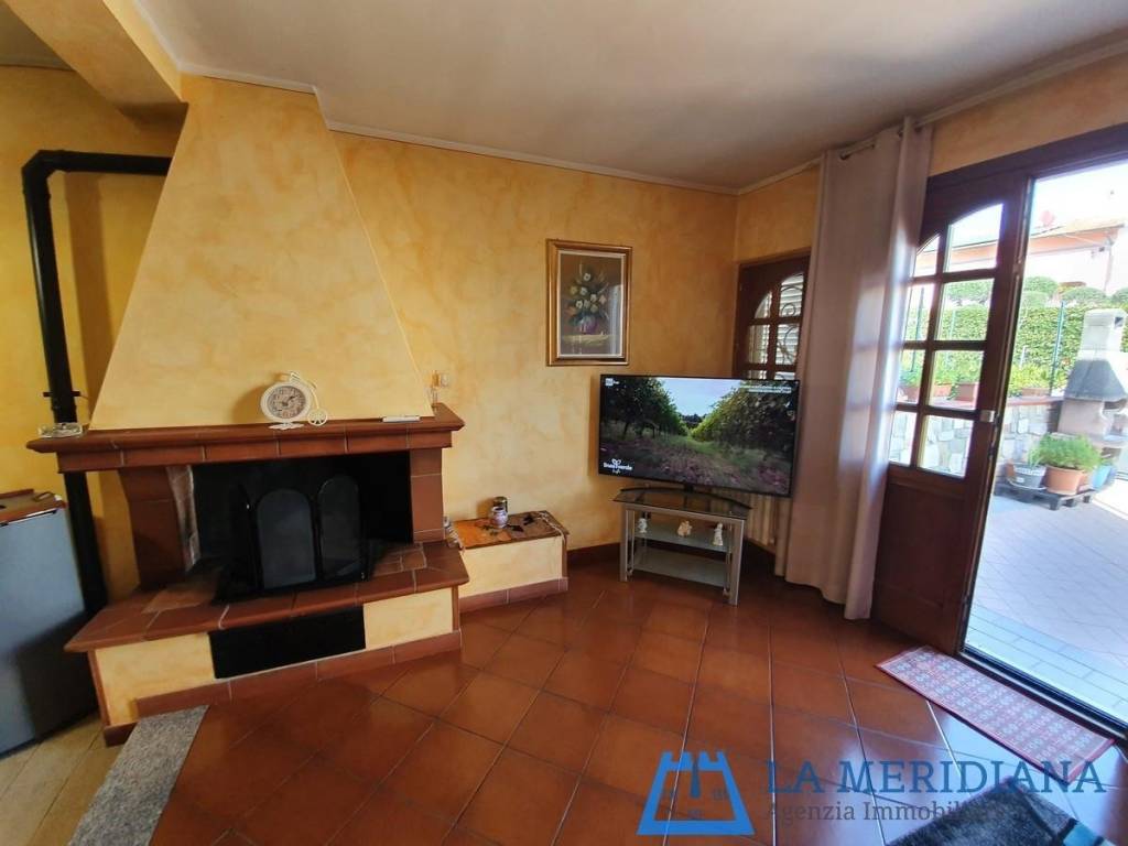 casa indipendente in vendita a Lamporecchio in zona Borgano