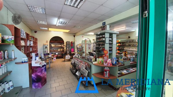 locale commerciale in vendita a Lamporecchio