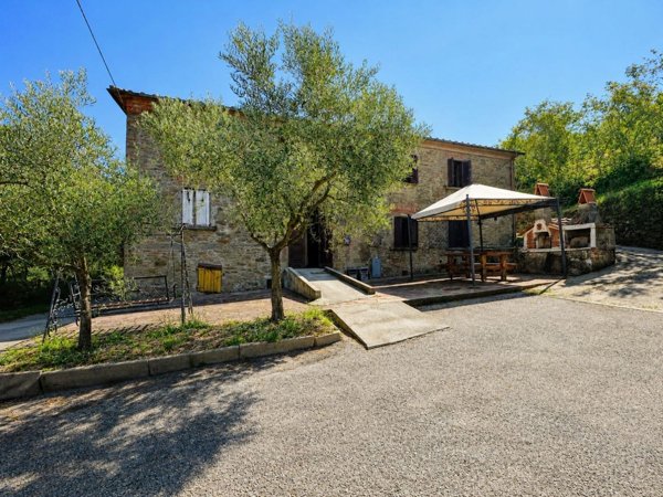 casa indipendente in vendita a Lamporecchio in zona San Baronto