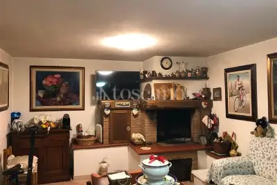 casa indipendente in vendita a Lamporecchio