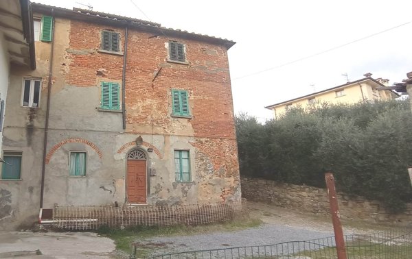casa indipendente in vendita a Lamporecchio