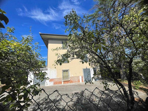 casa indipendente in vendita a Lamporecchio in zona Borgano
