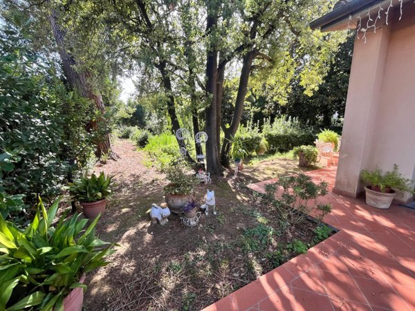 casa indipendente in vendita a Lamporecchio