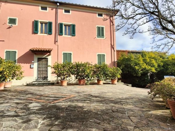 casa indipendente in vendita a Lamporecchio