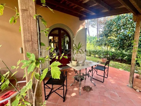 casa indipendente in vendita a Lamporecchio