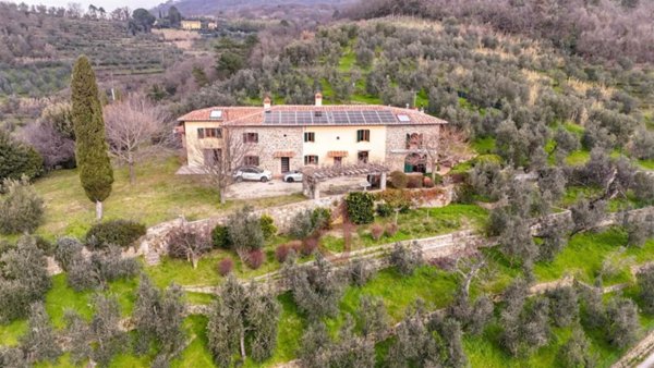 casa indipendente in vendita a Lamporecchio in zona Borgano