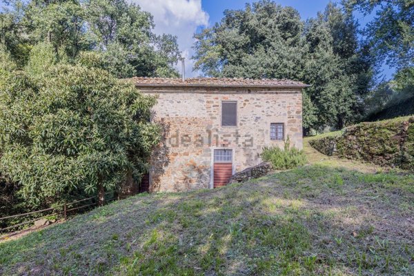casa indipendente in vendita a Lamporecchio in zona Borgano