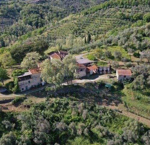 casa indipendente in vendita a Lamporecchio in zona San Baronto