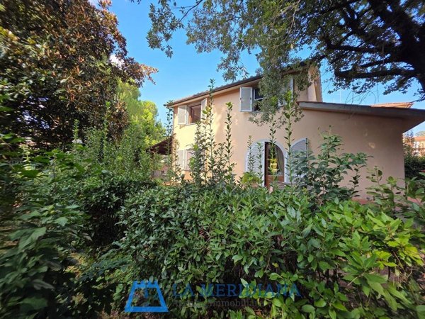 casa indipendente in vendita a Lamporecchio in zona Borgano