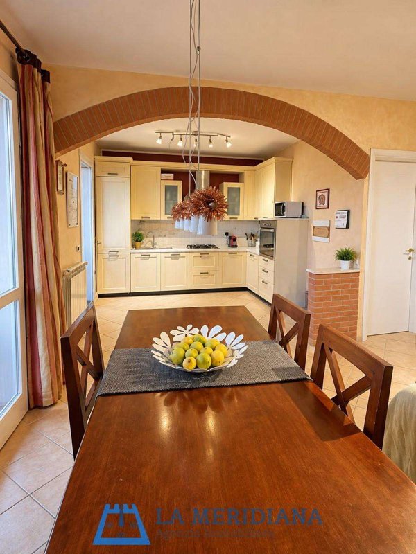 intera palazzina in vendita a Lamporecchio in zona Spicchio