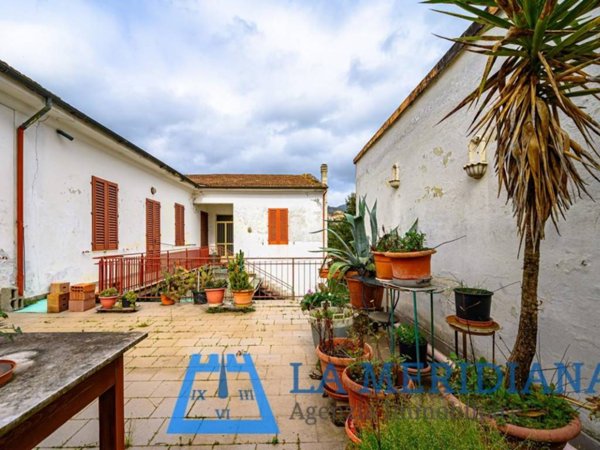 intera palazzina in vendita a Lamporecchio