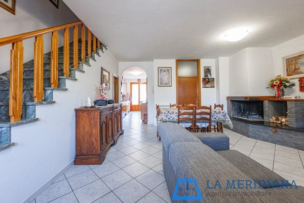 casa indipendente in vendita a Larciano