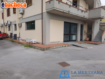 ufficio in vendita a Larciano