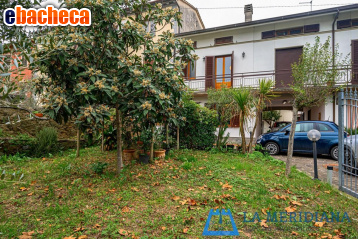 casa indipendente in vendita a Larciano
