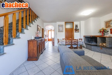 casa indipendente in vendita a Larciano