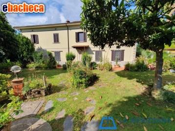 casa indipendente in vendita a Larciano