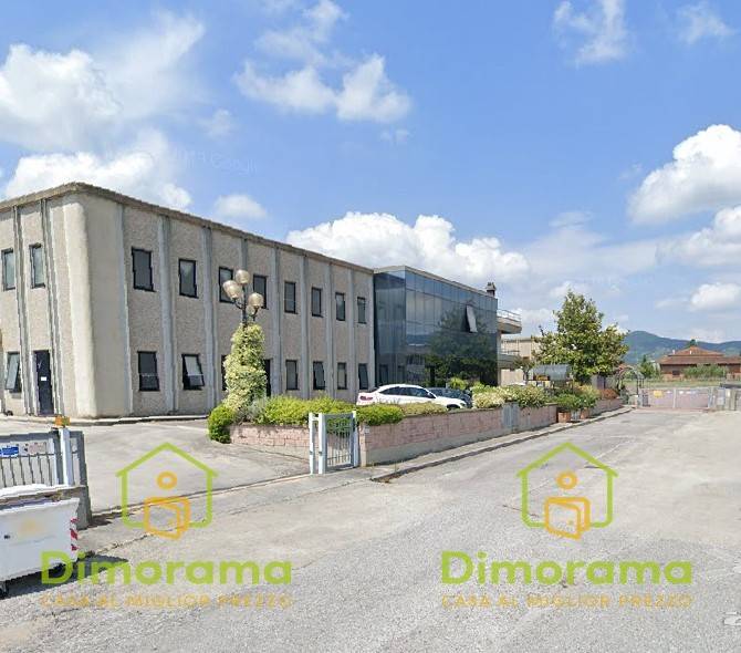 locale commerciale in vendita a Larciano in zona Castelmartini
