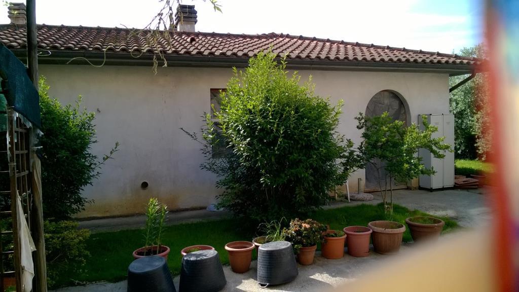 casa indipendente in vendita a Larciano in zona Biccimurri