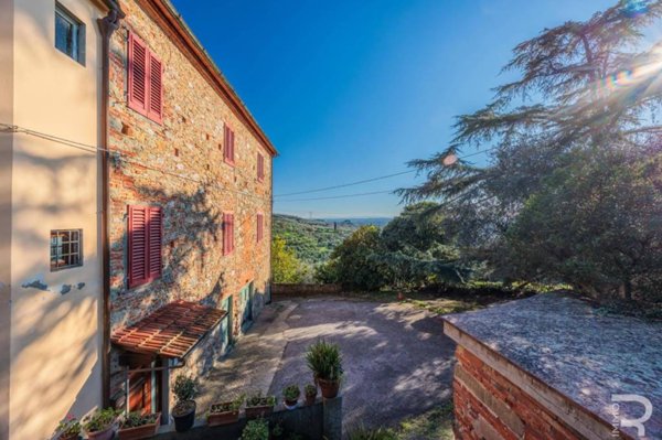 casa indipendente in vendita a Larciano in zona Cecina