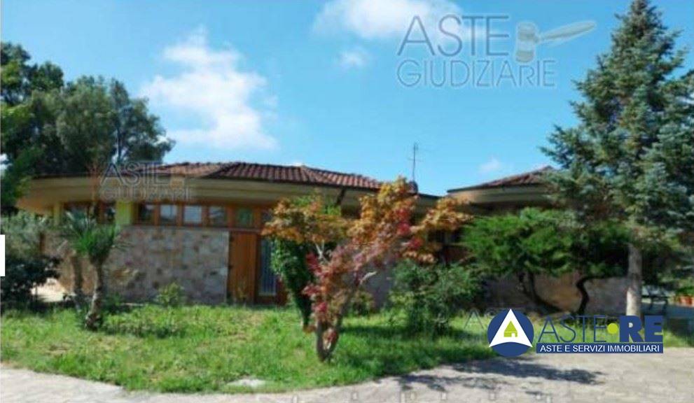 casa indipendente in vendita a Larciano