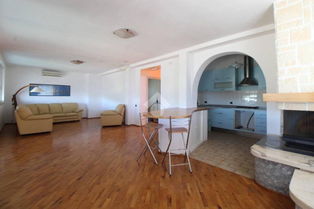 casa indipendente in vendita a Larciano