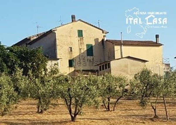 casa indipendente in vendita a Larciano