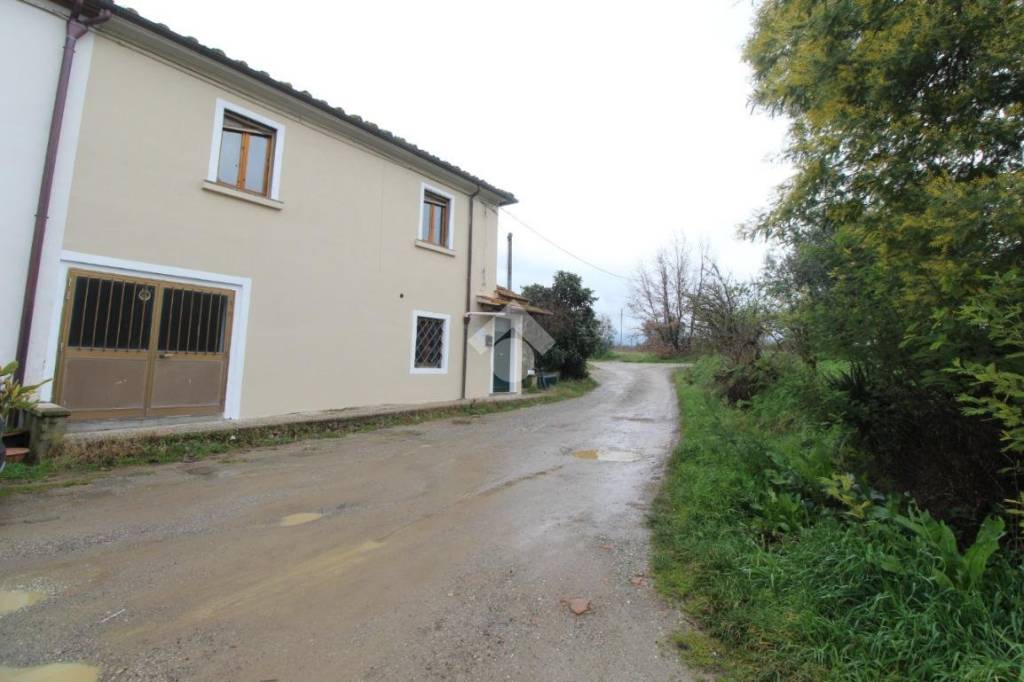 casa indipendente in vendita a Larciano in zona Biccimurri