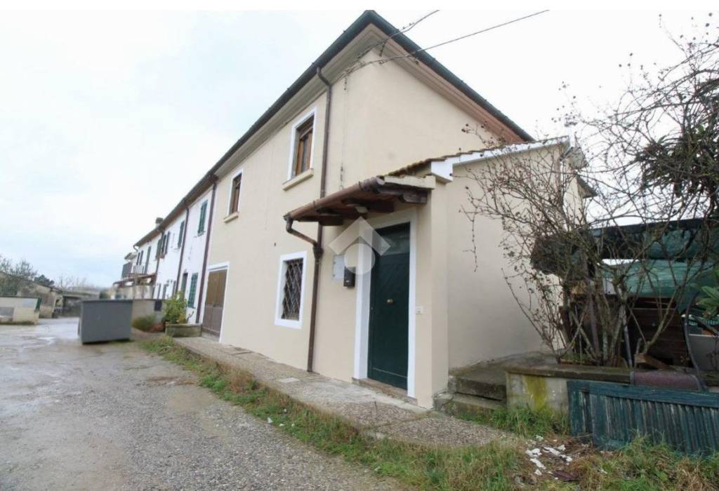 casa indipendente in vendita a Larciano in zona Biccimurri