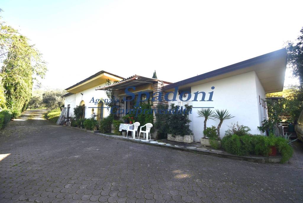 casa indipendente in vendita a Larciano