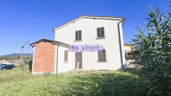 casa indipendente in vendita a Larciano