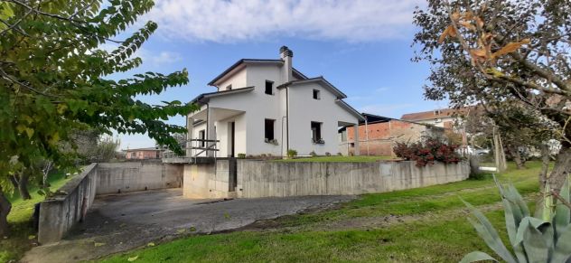 casa indipendente in vendita a Larciano