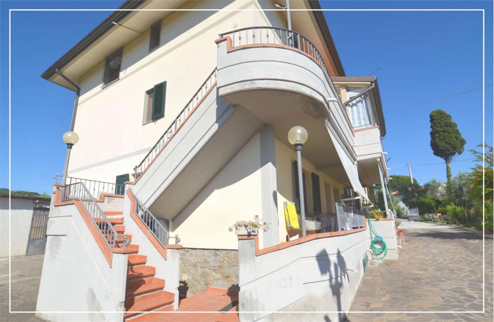 casa indipendente in vendita a Larciano