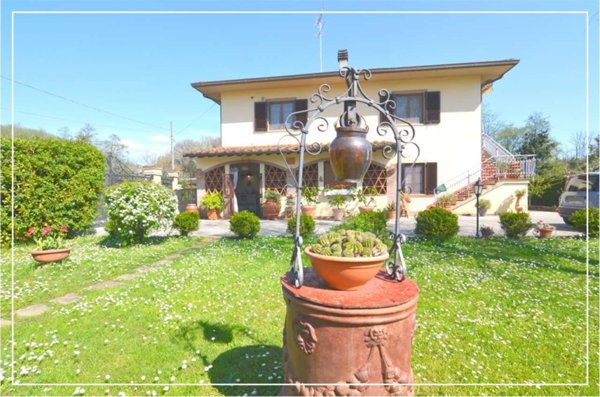 casa indipendente in vendita a Larciano